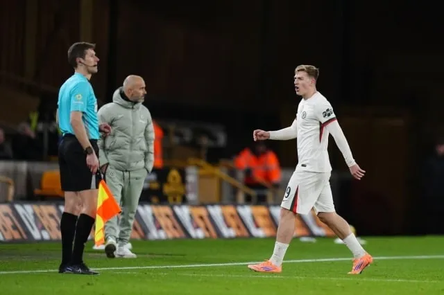 Liam-Delap-tro-lai-thi-dau-cho-Chelsea-2-min_11zon